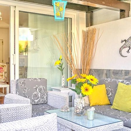 Elegant Villa In Corralejo Exterior photo